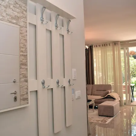 Apartment Garden In San Pietro - 283 Durres